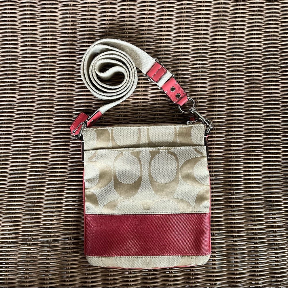 Coach crossbody purse / bag